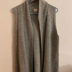 Sleeveless cardigan